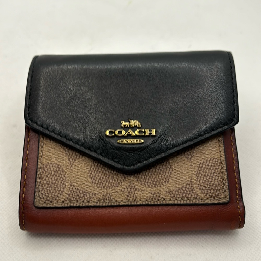 COACH
Small Signature Coated Canvas Color-Block Wallet
